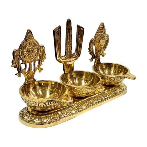 Thiruman Sangu chakram Oil lamp With sand / Vilakku Stand