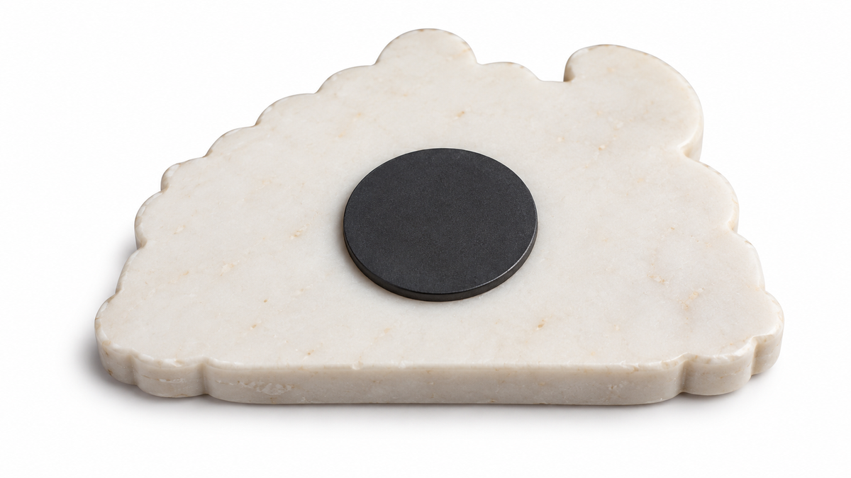 Sree Padmanabha Swamy Ceramic Magnet- Dimension 2.6 X 3 cms
