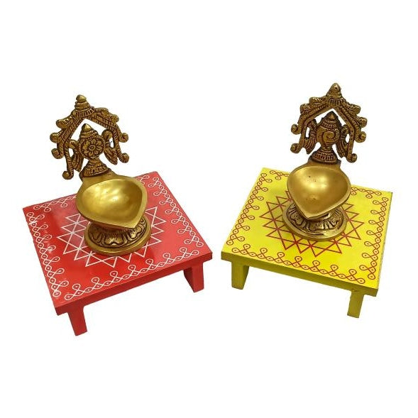 Sri Aishwarya Chakram Kolam Manai / Diya Lamps / Deity Stand / Rangoli Square Wooden Chowki size 4x4 inch