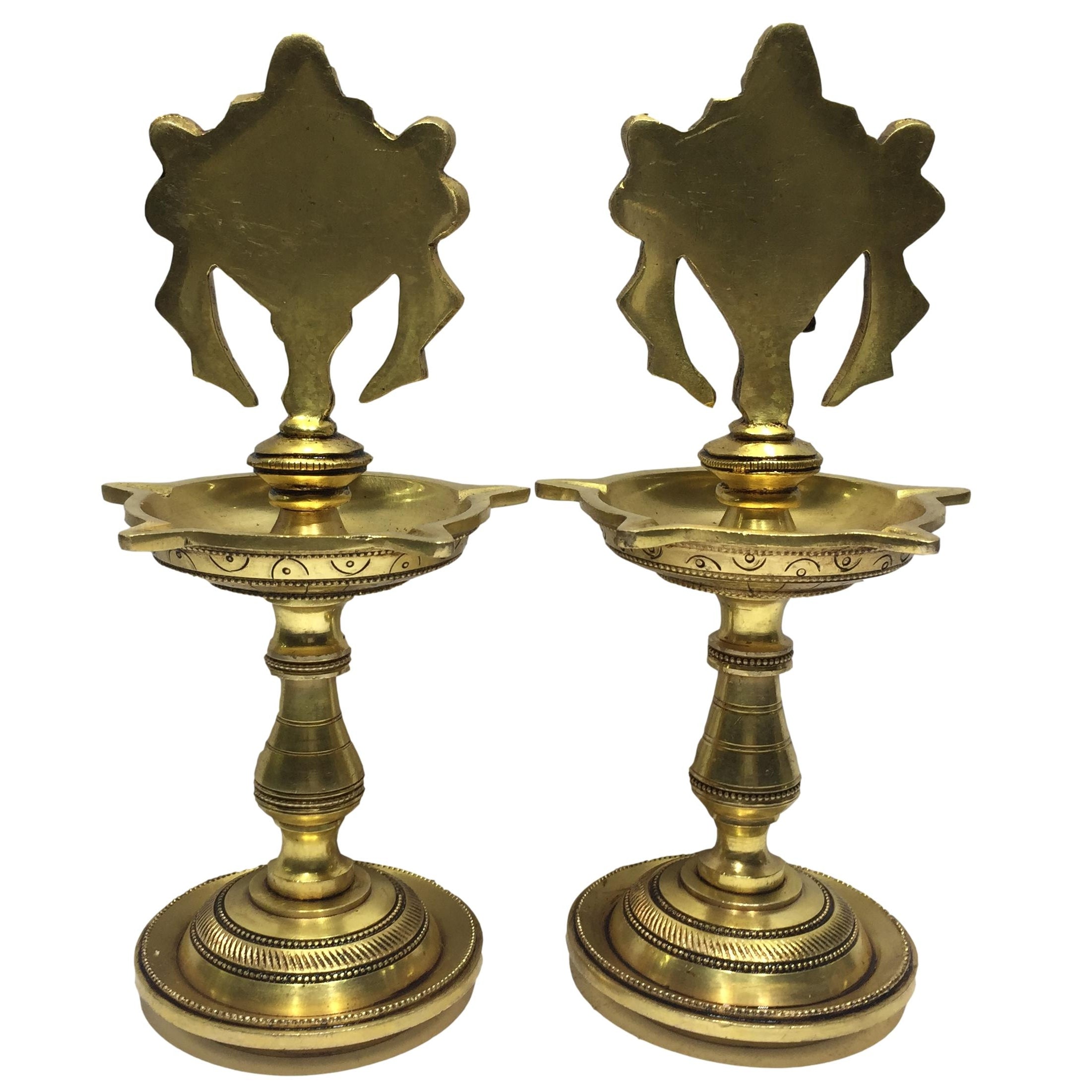 Golden Brass 5 flames Kuthuvilaku with Shankha Chakra Top Set Pooja Decorative Deepak Small Size 9.2 inches